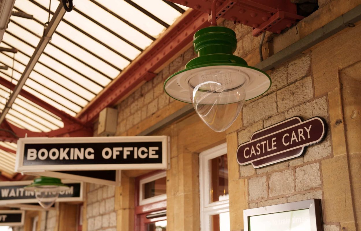HPS - Castle Cary Station 4-19